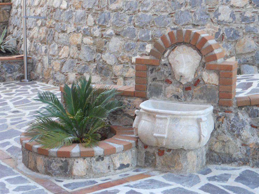 Hotel Caluna Charme San Giovanni a Piro Exterior foto